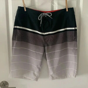 Goodfellow mens bathing suit size 32 waist